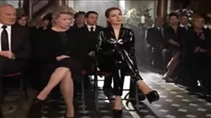 Η μαμά Ντορότα αγαπά ένα καλό άροτρο το Σαββατοκύριακο