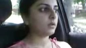 Η ξανθιά MILF παίρνει τον Dick 'n Feet στο Pussy