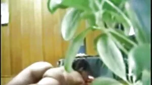 Η ξανθιά μπούστος MILF βρήκε τον εαυτό της ένα αγόρι-παιχνίδι για να παίξει