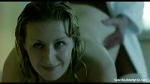 Η κυρία ThunderTits απατά τον Hubby με τον Babysitter