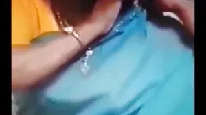 Η Janet Mason αναπηδά τα βυζιά της ενώ καβαλάει καλάμι