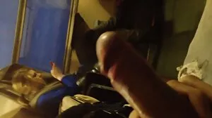 Η kinky θετή αδερφή της σαγηνεύει τον θετό αδερφό της και του πηδάει τα μυαλά