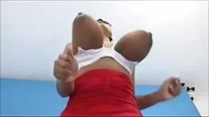 Τα Huge Naturals του Skylar Vox είναι ακόμα καλύτερα στο POV